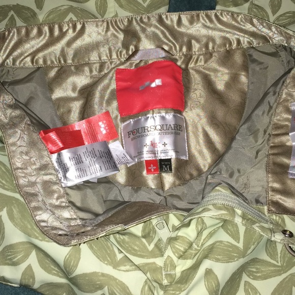 Women’s snowboard or ski pants - Picture 5 of 5